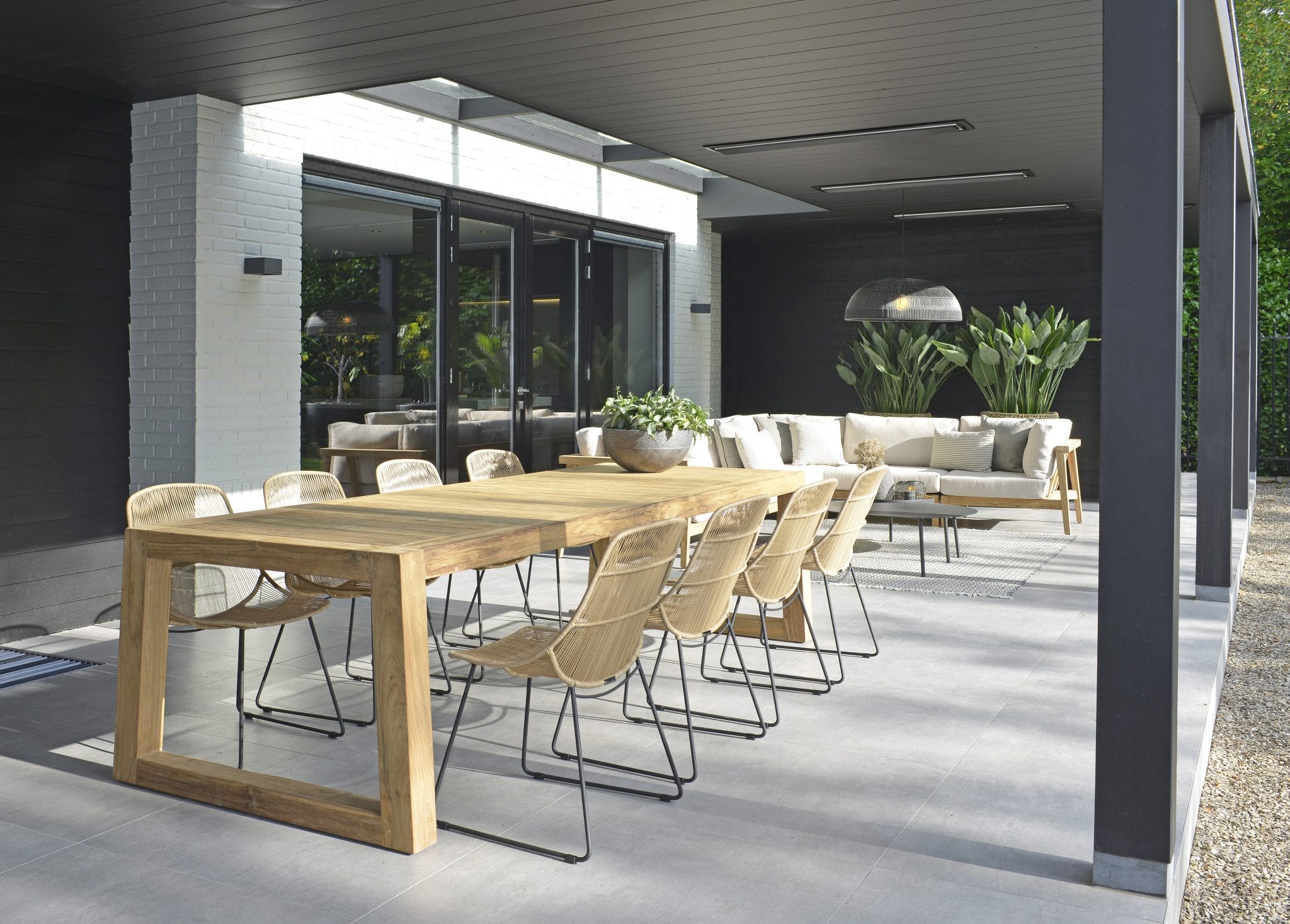 Teak Mason table and Stef chairs | Max & Luuk